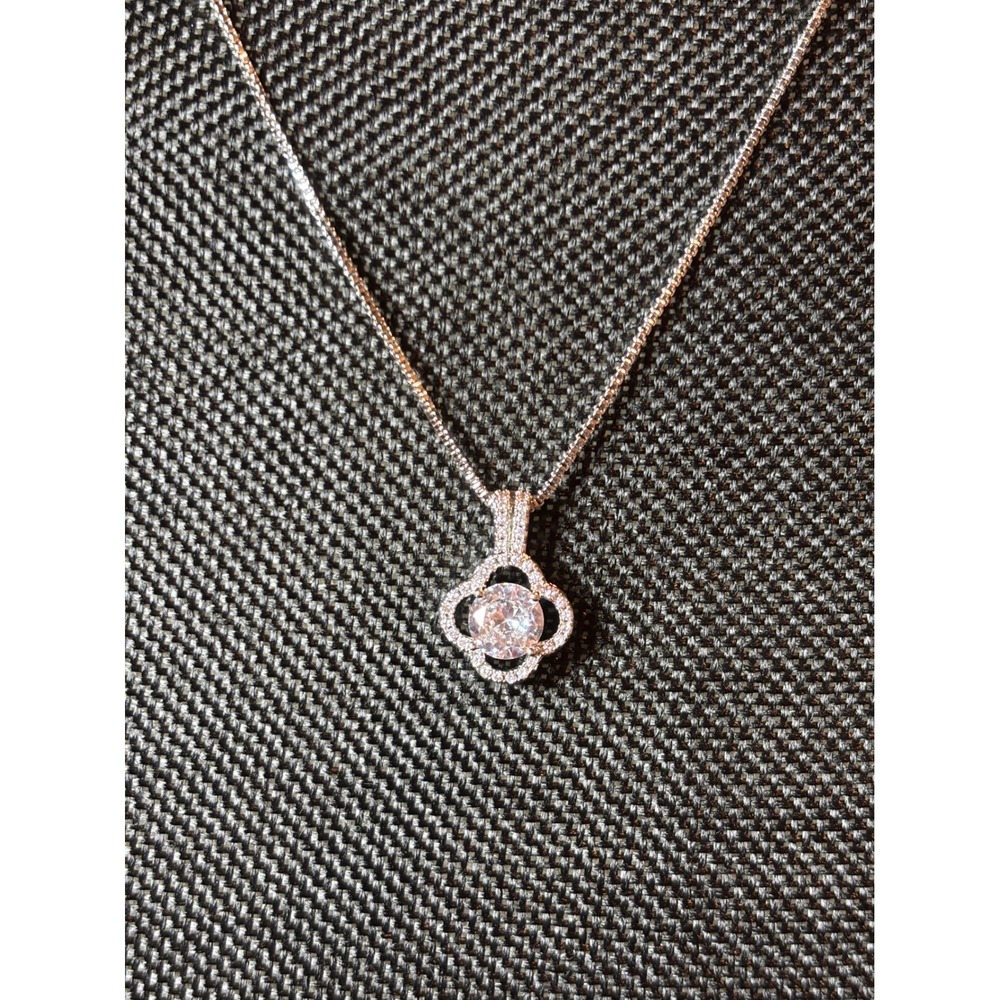 Sterling Silver Quatrefoil Halo Cubic Zirconia Solitaire Box Chain Necklace